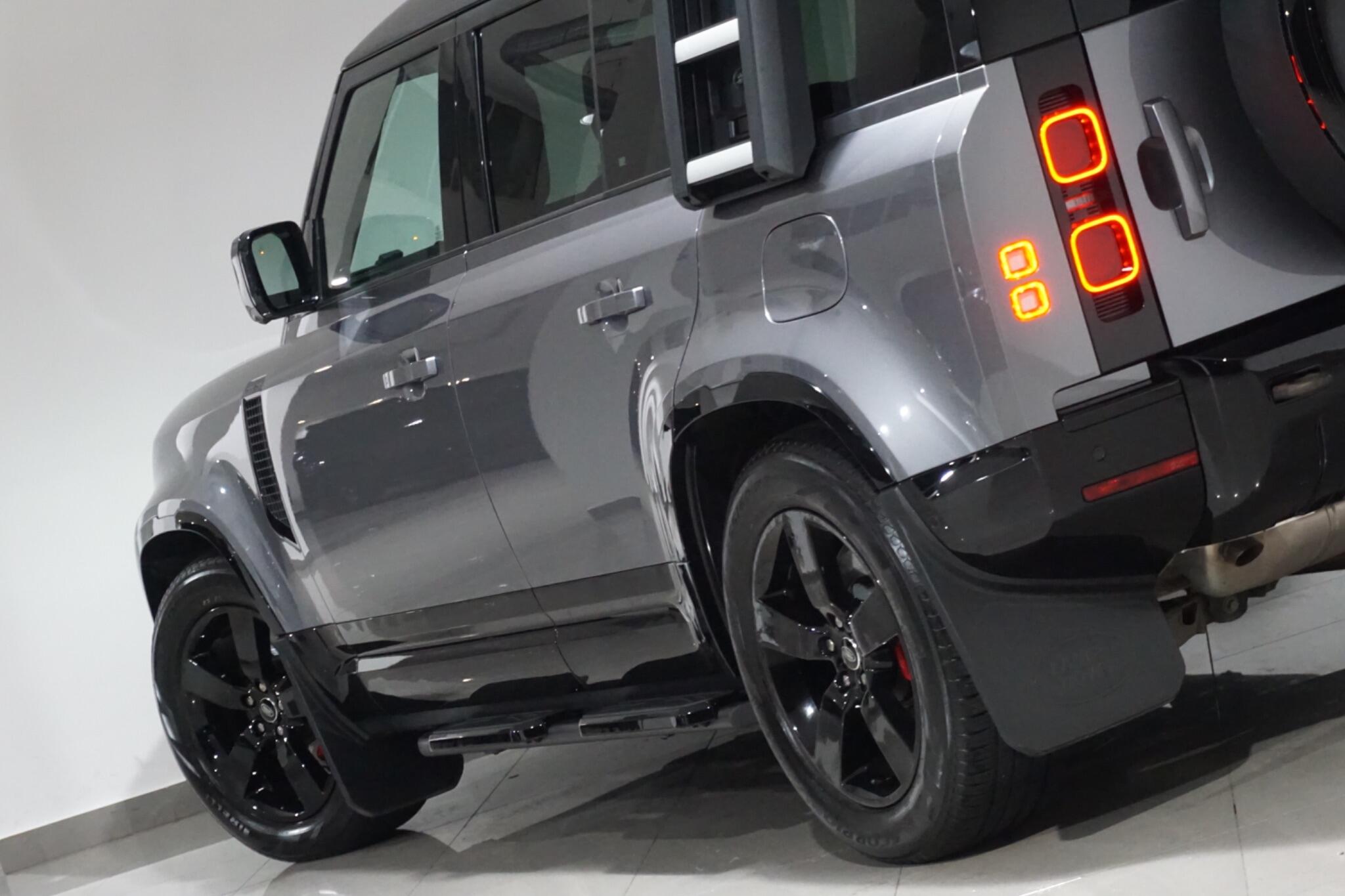 Land Rover Defender 110 2.0 P400e 15.4kWh X-Dynamic SE SUV 5dr Petrol Plug-in Hybrid Auto 4WD Euro 6 (s/s) (404 ps)